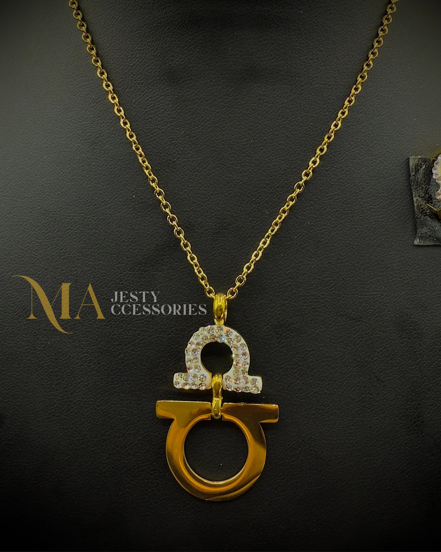 Parure Ferragamo finition Diamant
