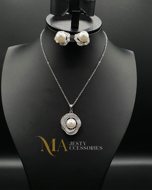 Duo Zircon orné d'une perle élégante