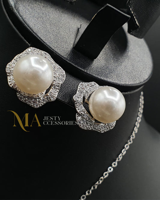 Duo Zircon orné d'une perle élégante