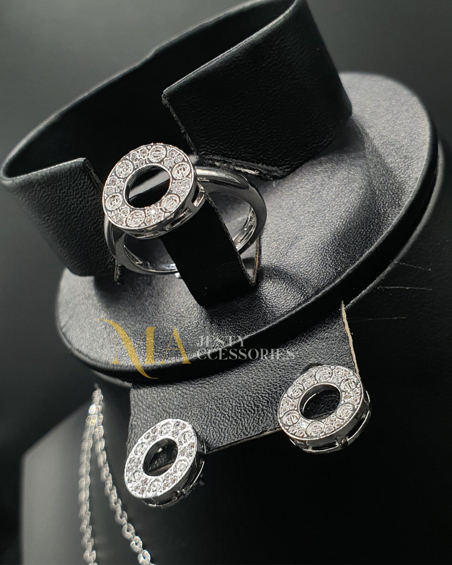 Parure Cartier Love en or blanc et diamants