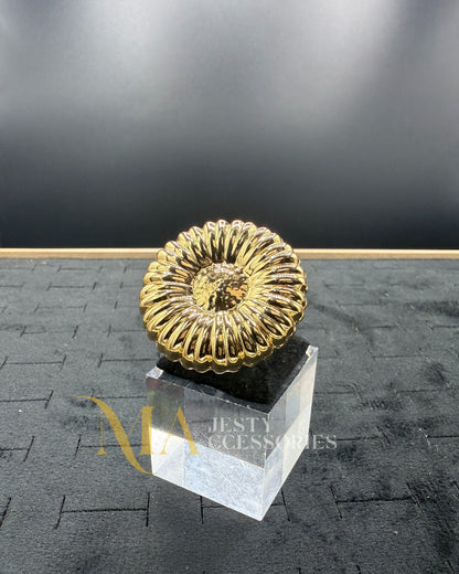 Bague fleurie tendance été 2025